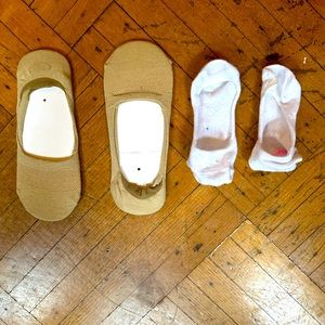 Hanes No-show socks, brand new - sz.9, tan and white